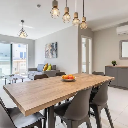 Exquisite Modern Luxury Apt In Central Malta - Walking Distance To The Restaurants & Night Life Is-Swieqi Exterior photo