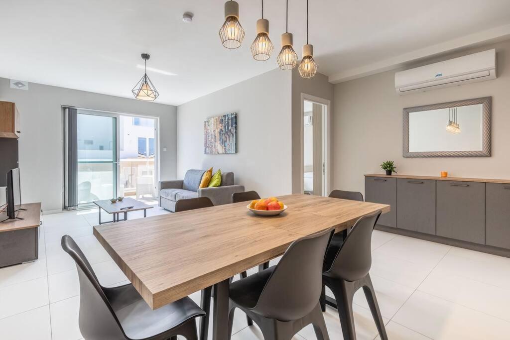 شقة Exquisite Modern Luxury In Malta - Walking Distance To The Restaurants & Night Life Is-Swieqi