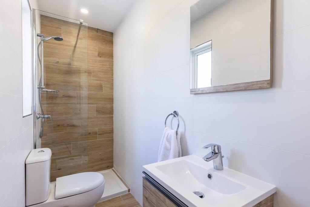 Exquisite Modern Luxury In Malta - Walking Distance To The Restaurants & Night Life